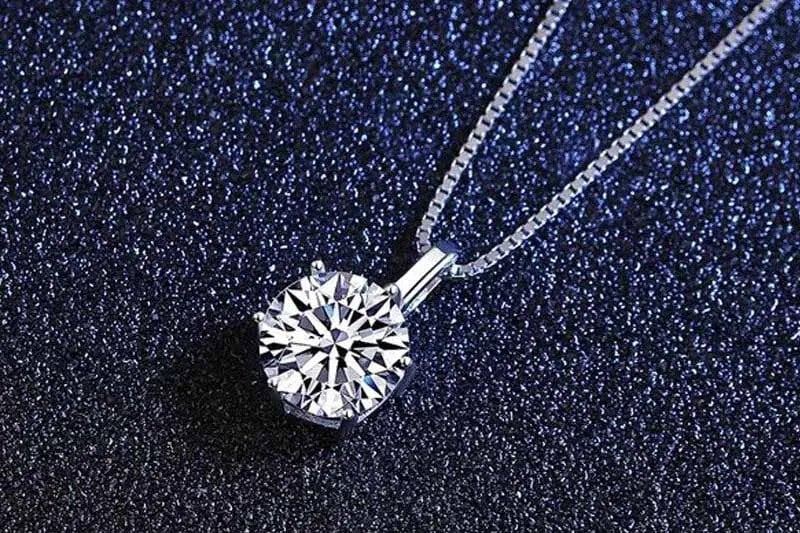 How to Choose a Moissanite Solitaire Pendant