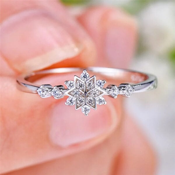 Lane Woods 925 Silver Flower-shaped Promise Engagement Wedding Moissanite Ring
