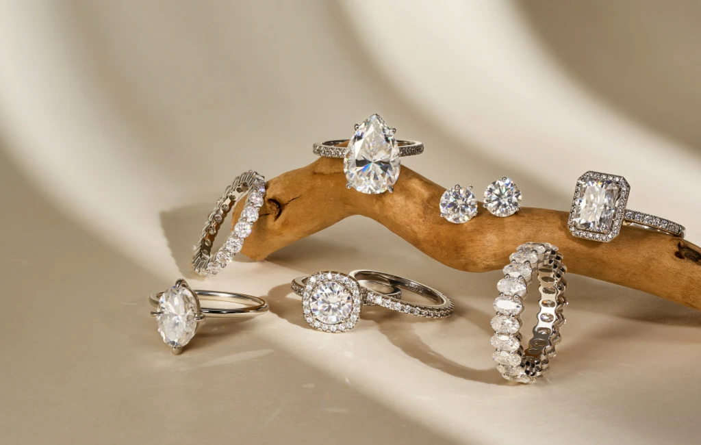 Snowflake Style Moissanite Jewelry Looks Inspired by Winter’s Natural Elegance
